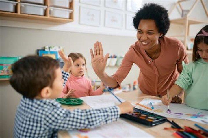 Can a primary teacher teach secondary?